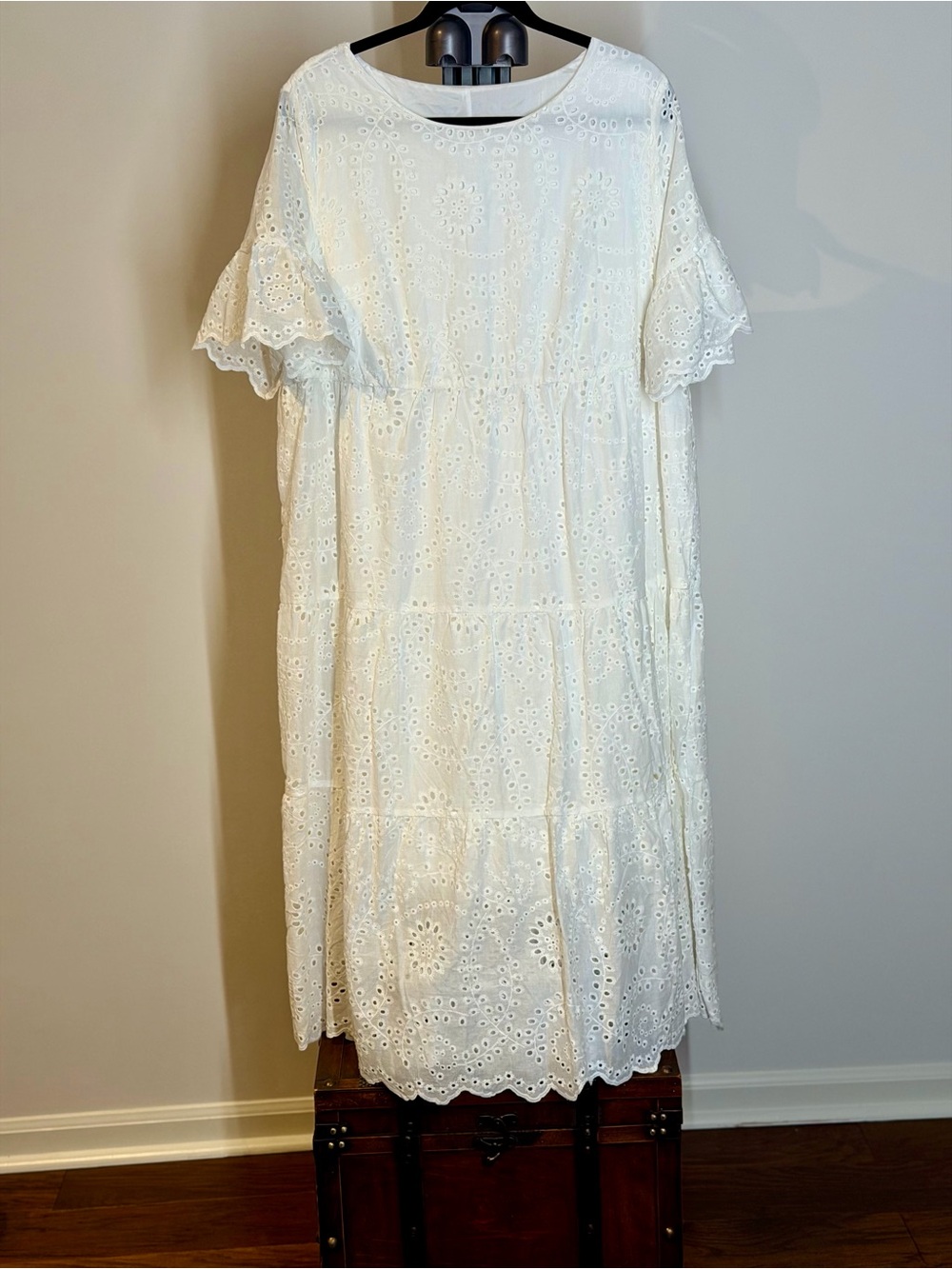 White Eyelet Tiered Midi Dress - Unbranded